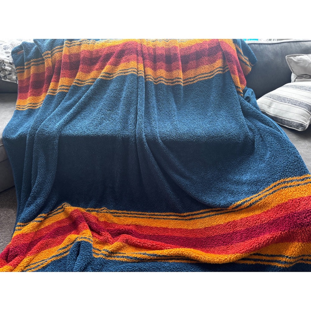Pendleton Grand Canyon Sherpa Fleece Blanket 84x110 Oversized Queen Blue Stripe - Picture 3 of 6